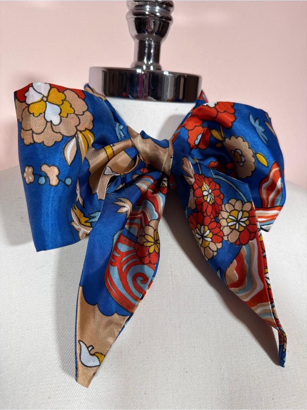 Vintage 1960 70’s blue orange mod flower Abstract wide bow neck scarf Twilly